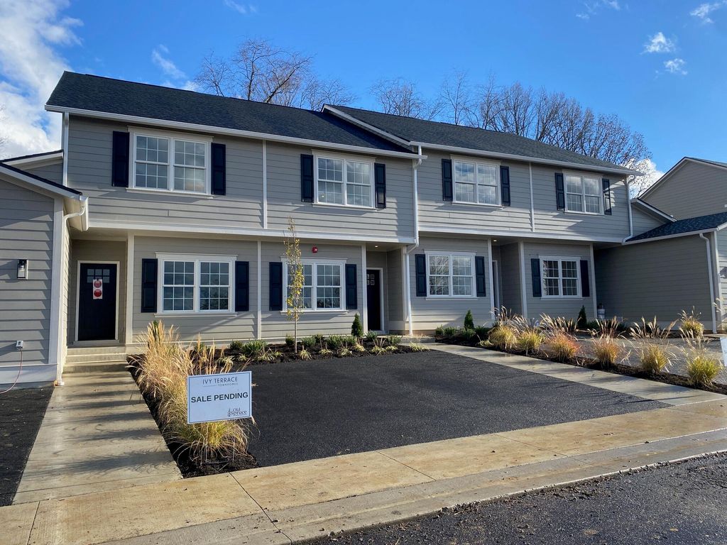 244 Ivy Ter, Lewisburg, WV 24901