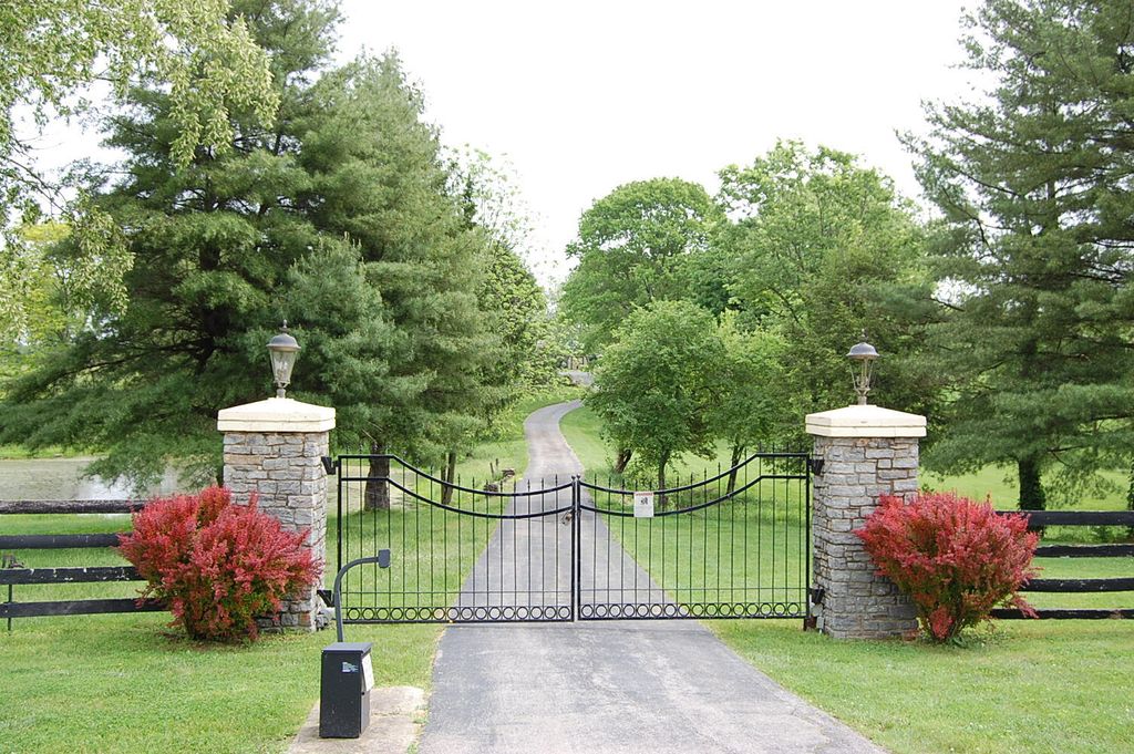 3911 Briar Hill Rd, Lexington, KY 40516 MLS 24009717 Trulia