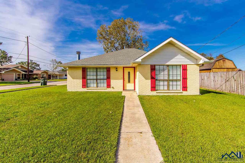 3001 Hickory Cir, Houma, LA 4 Bed, 2 Bath SingleFamily