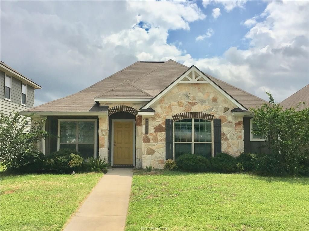 2022 Turning Leaf Dr, Bryan, TX 77807
