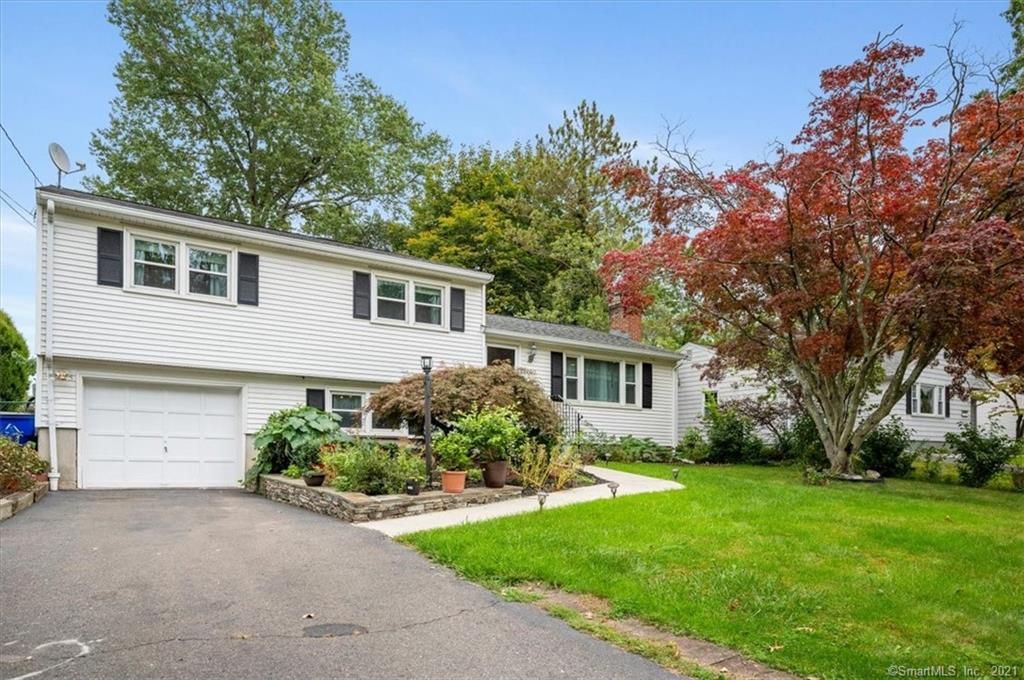 1200 Trout Brook Dr, West Hartford, CT 06119