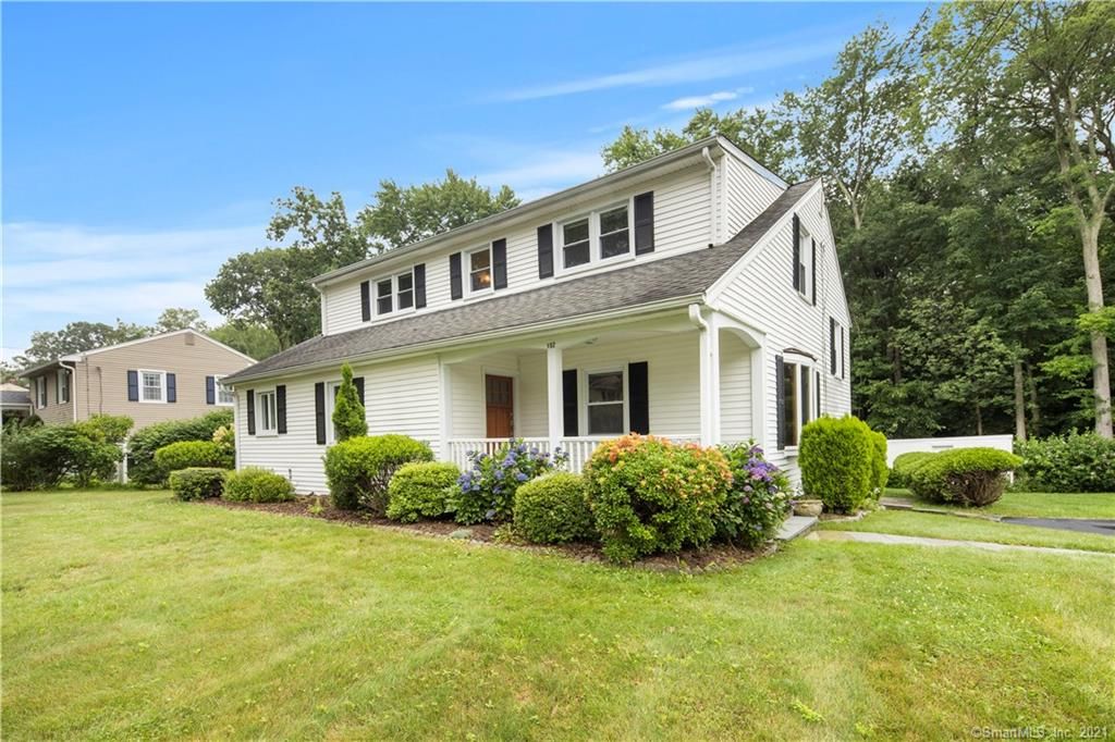 152 Westwood Rd, Stamford, CT 06902