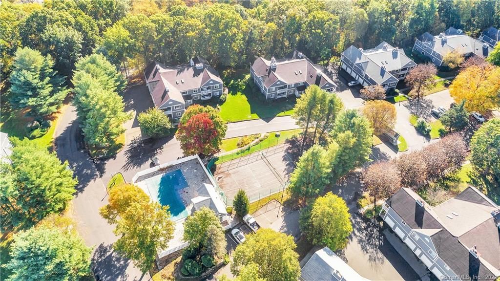 205 Windgate Cir #F, Monroe, CT 06468