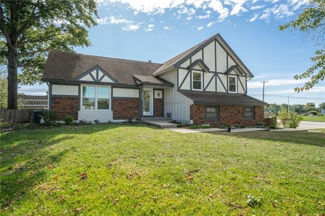12023 W 74th Ter, Shawnee, KS 66216