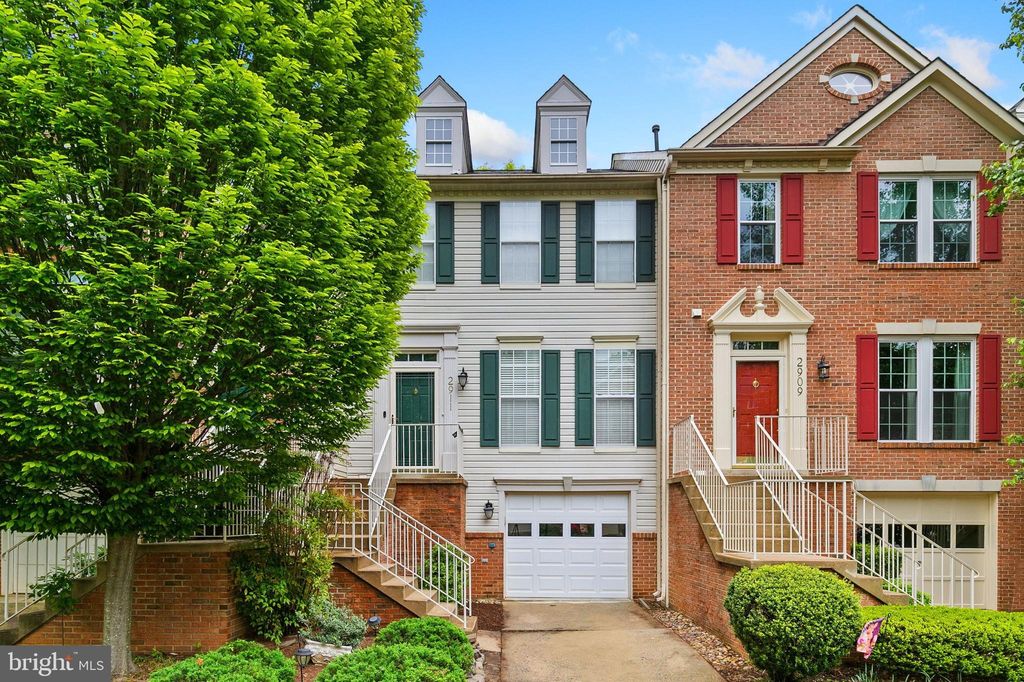 2911 Clovercrest Way, Olney, MD 20832