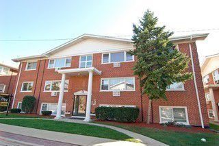 10137 Hartford Ct #1A, Schiller Park, IL 60176