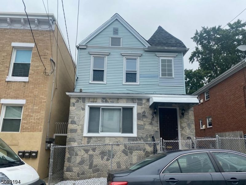 18 Grove Terrace, Irvington Twp., NJ 07111-3820