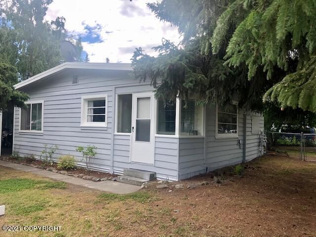 3902 Harding Dr, Anchorage, AK 99517