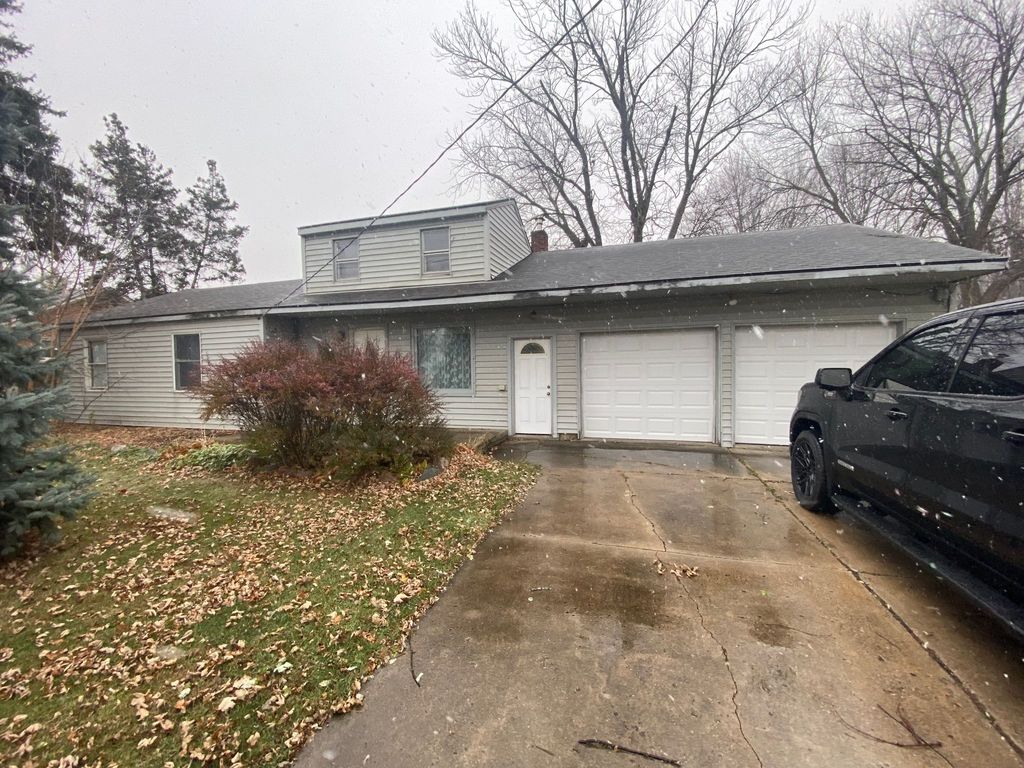 18410 21 Mile Rd, Macomb, MI 48044 - See Est. Value, Schools \u0026 More, image size:1024x768