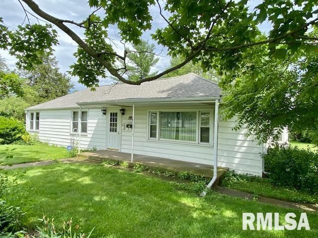 196 S Sperry St, Bushnell, IL 61422