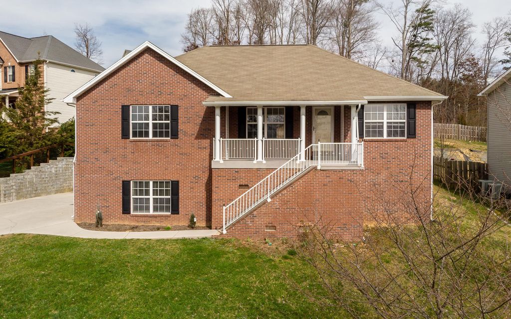 5647 Crooked Pine Ln, Knoxville, TN 4 Bed, 2 Bath SingleFamily Home