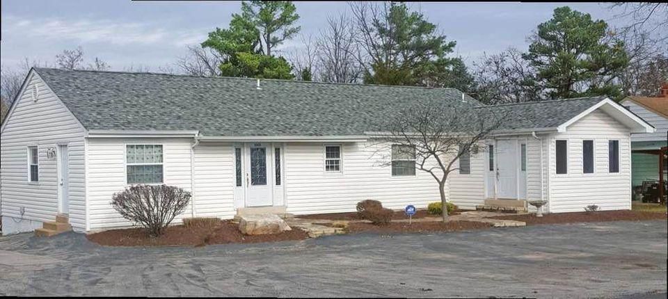 5613 Park Rd, High Ridge, MO 63049
