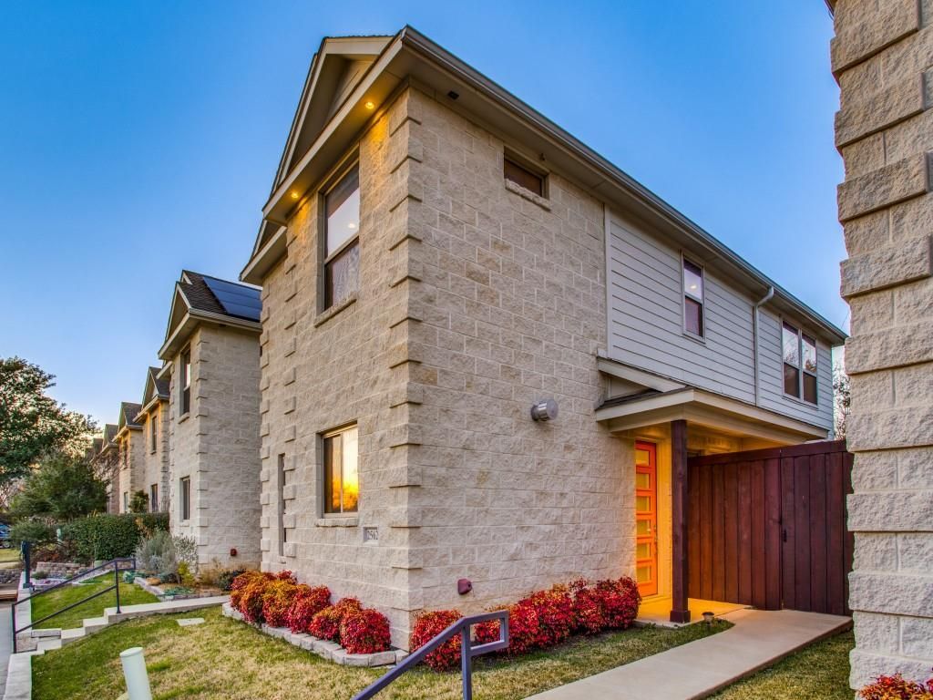 2562 Wedglea Dr, Dallas, TX 75211