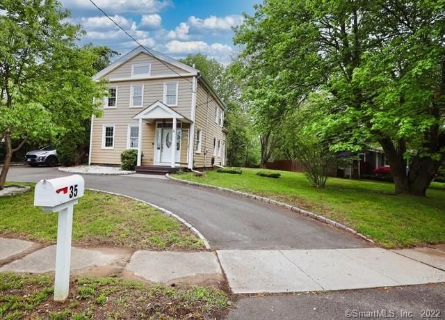 35 Oronoque Rd, Milford, CT 06461
