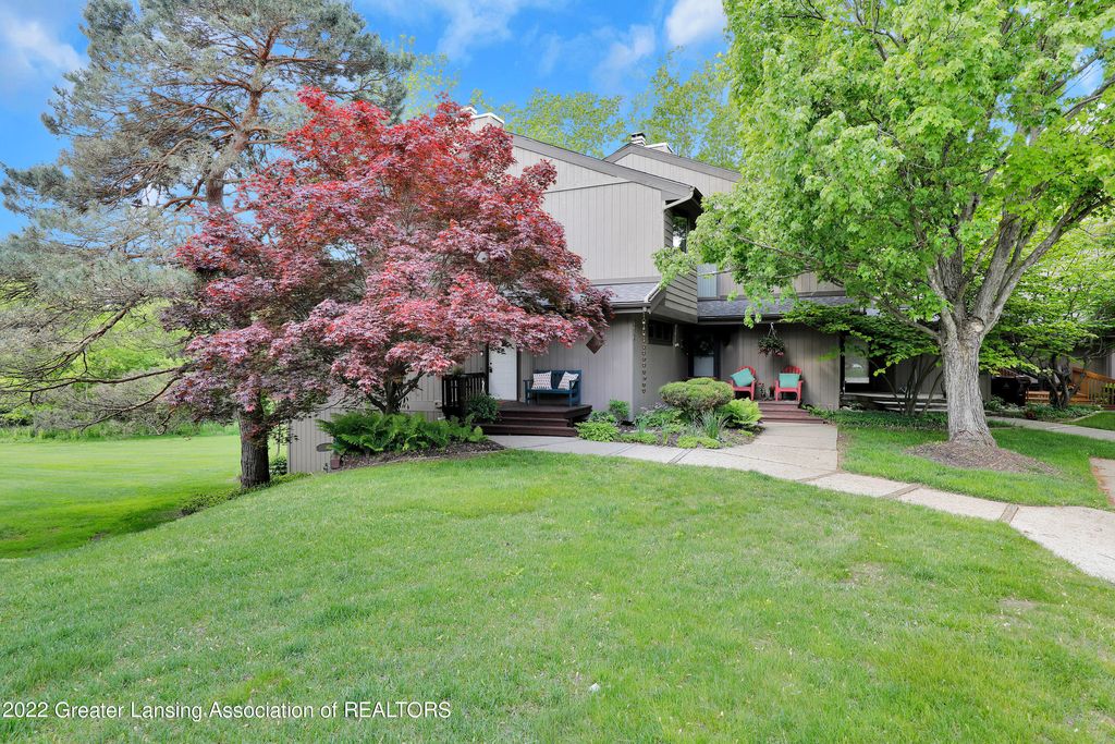 5431 Wild Oak Dr #20, East Lansing, MI 48823