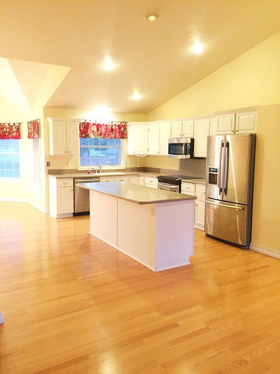 14214 E 28th Ave, Veradale, WA 99037