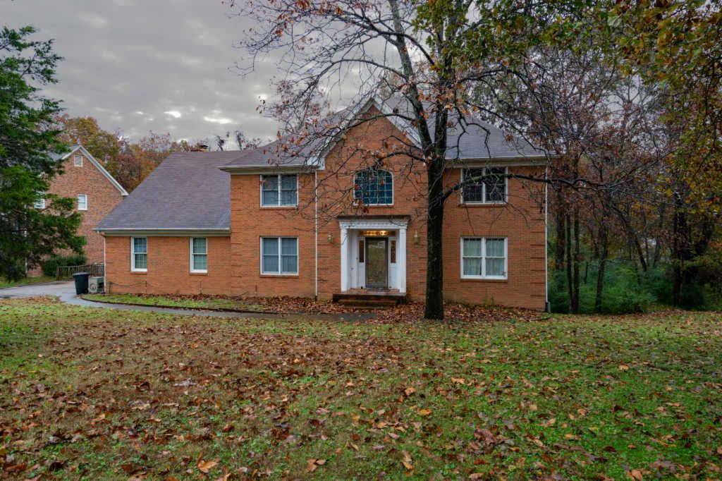 9421 Mountain Shadows Dr, Chattanooga, TN 4 Bed, 4 Bath SingleFamily