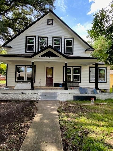 309 E 3rd St, Sweeny, TX 77480