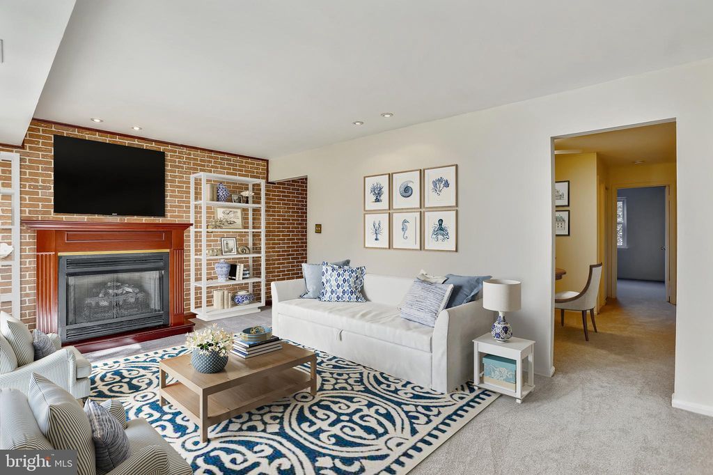 864 College Pkwy #101, Rockville, MD 20850