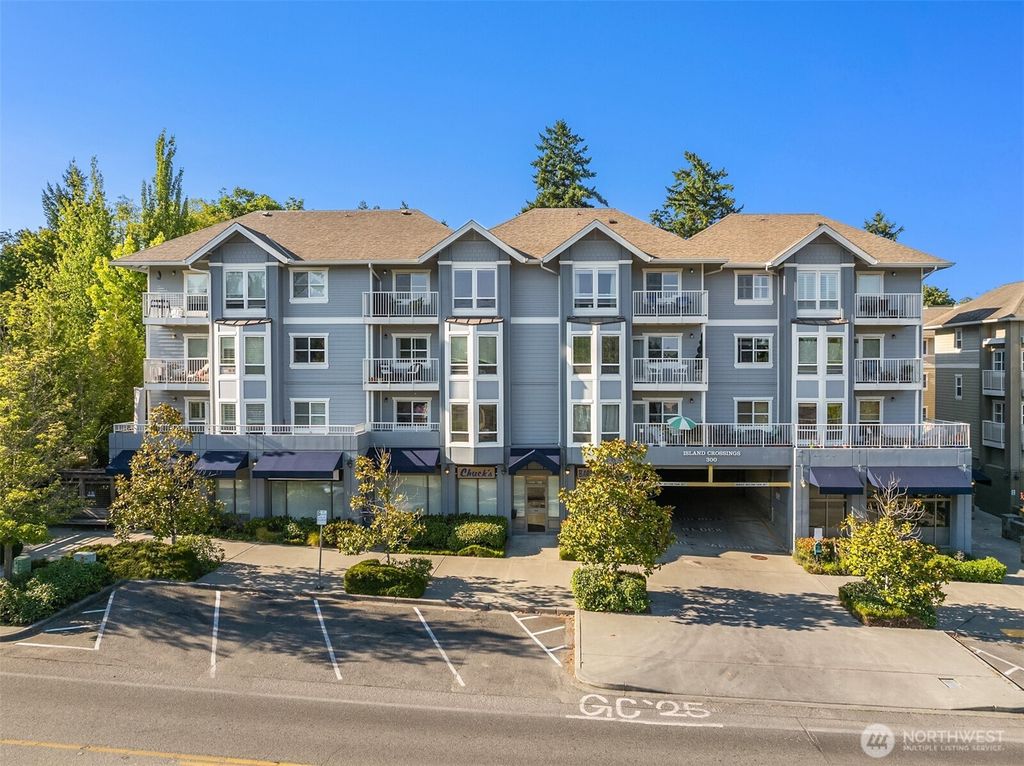 300 High School Rd NE, Bainbridge Island, WA 98110