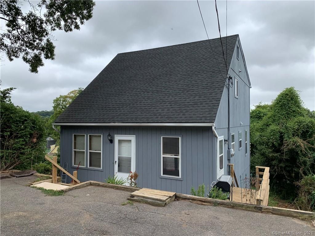 32 Wilson St, Naugatuck, CT 06770