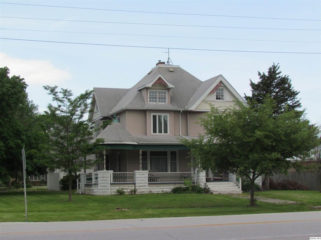 505 N Madison St, Carthage, IL 62321