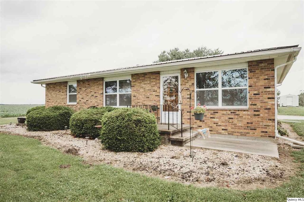 2752 Highway 96 N, Ursa, IL 62376