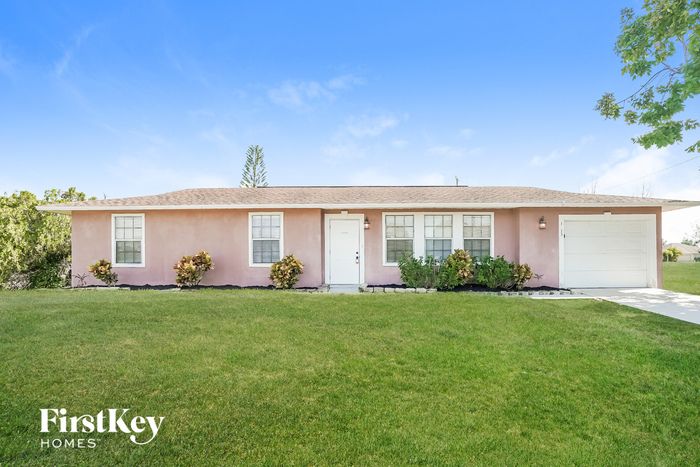 1913 NE 4th Ave, Cape Coral, FL 33909