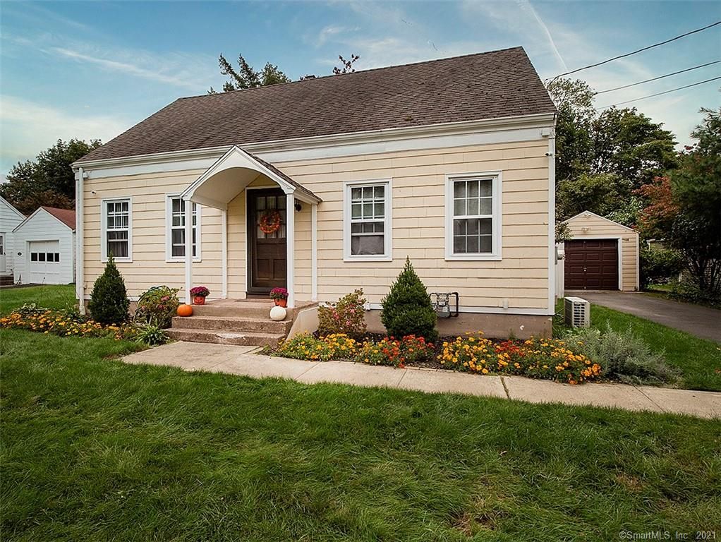 114 Vineyard Rd, Hamden, CT 06517