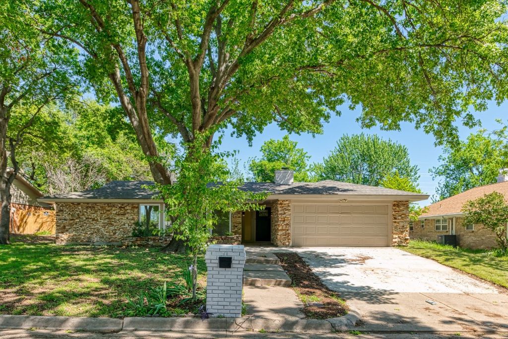 4048 Alicante Ave, Fort Worth, TX 76133