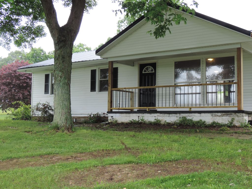 10824 US Highway 431 S, Dunmor, KY 42339