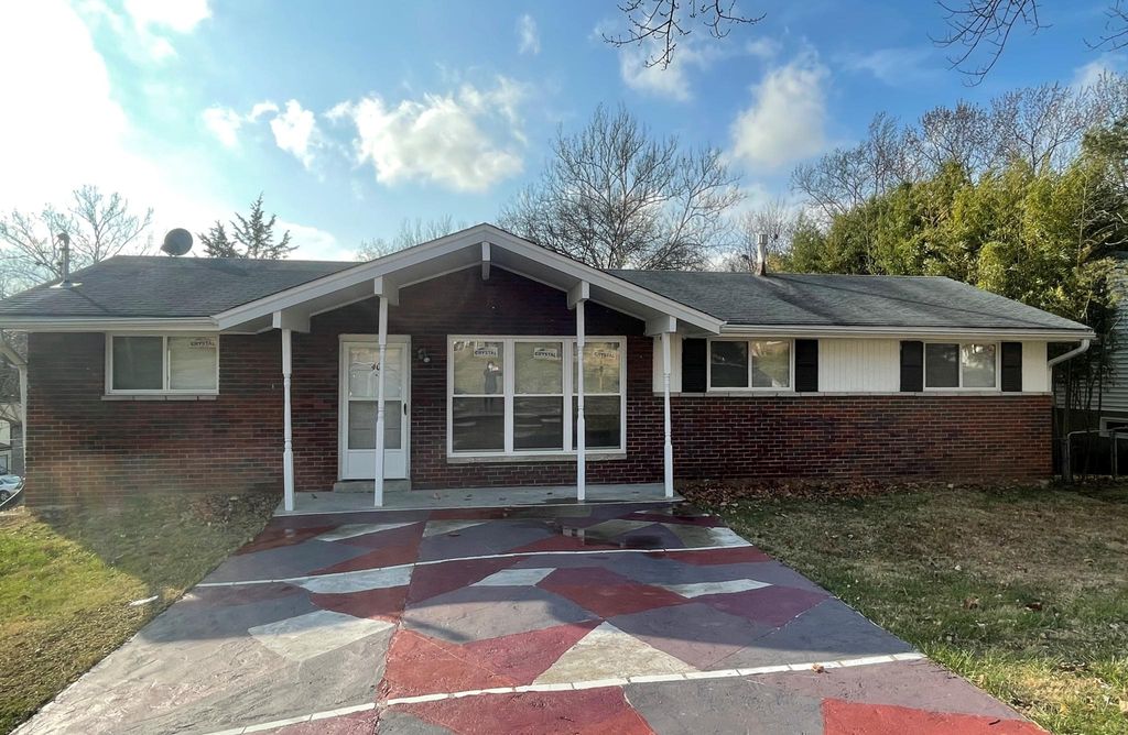 40 Frontier Trl, Fenton, MO 63026