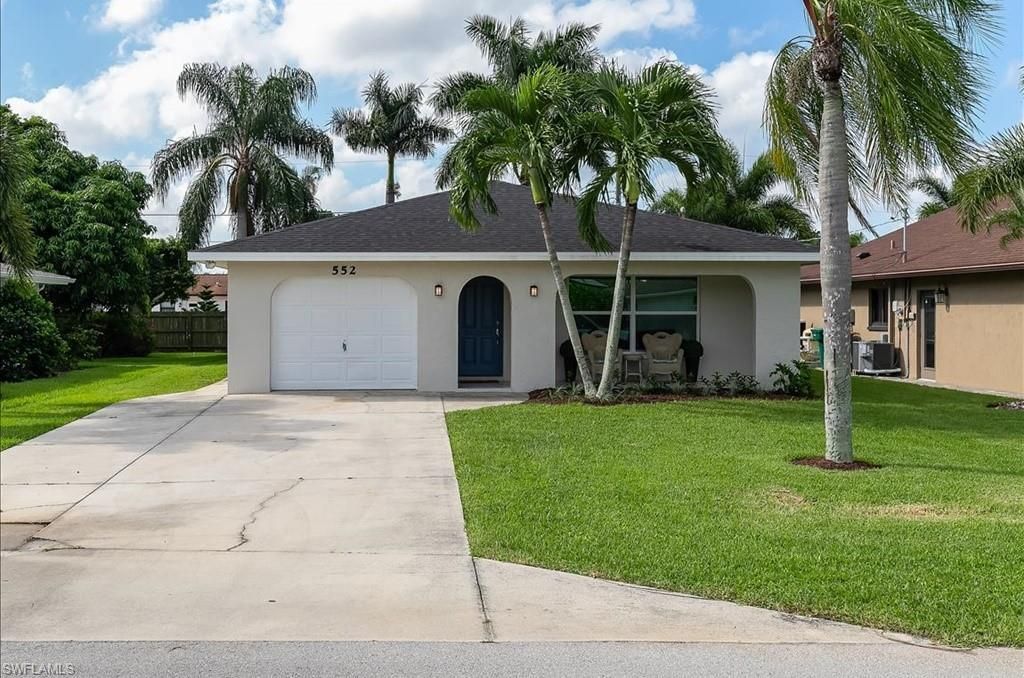552 105th Ave N, Naples, FL 34108