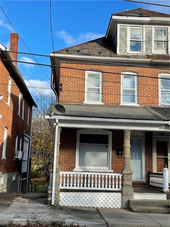 241 N  7th St, Bangor, PA 18013