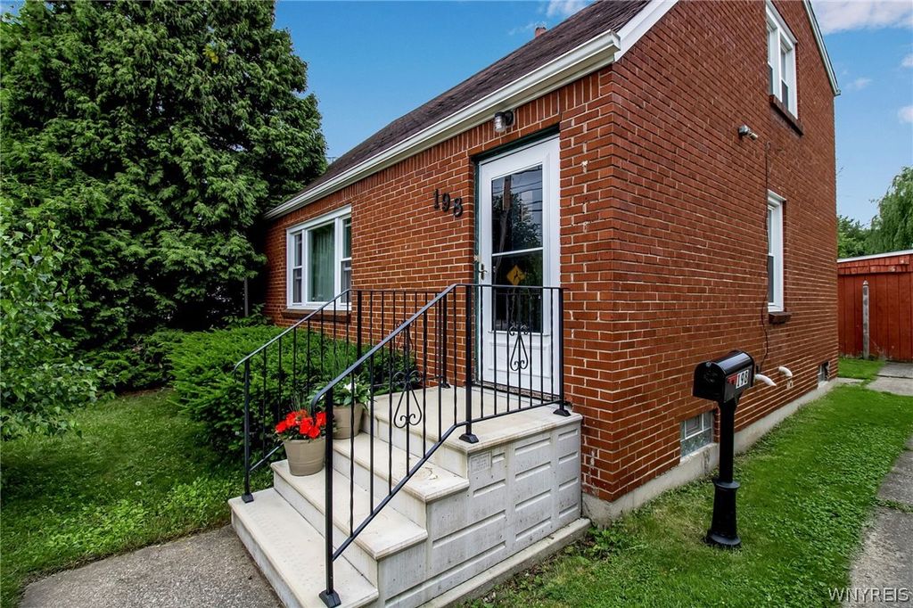 198 Evans St, Buffalo, NY 14221