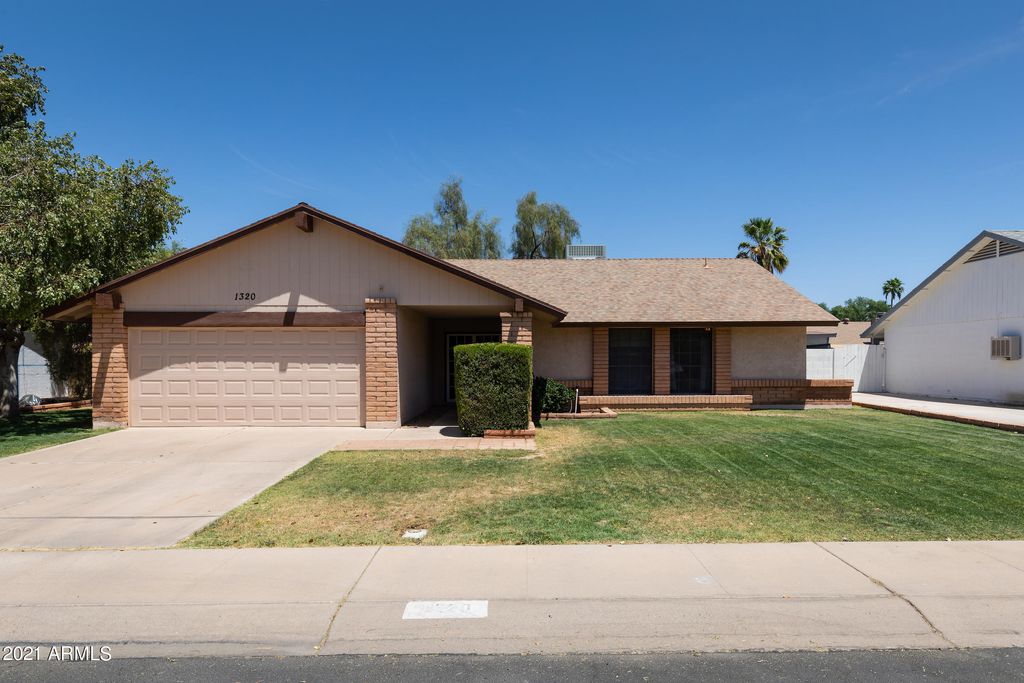 1320 W Estrella Dr, Chandler, AZ 85224