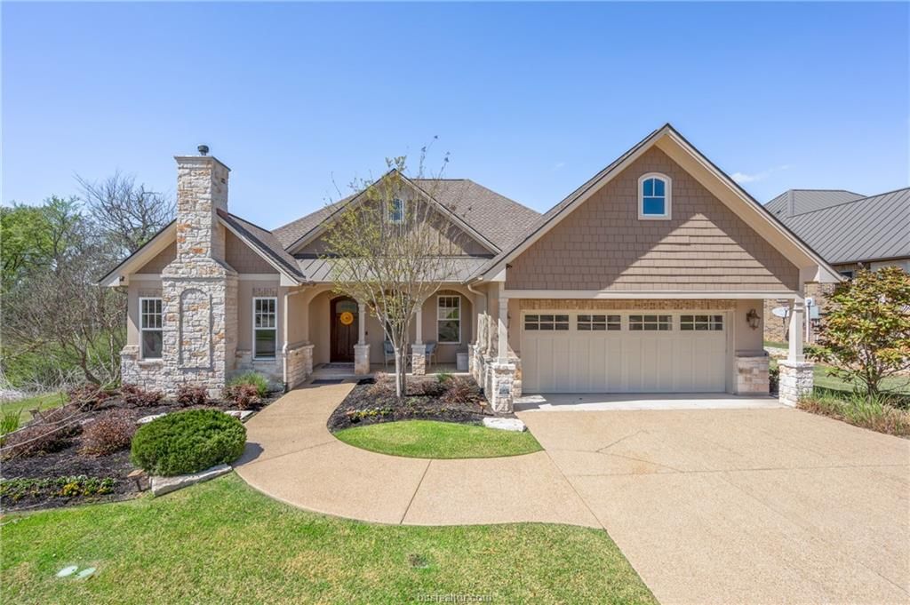 3215 Pinyon Creek Dr, Bryan, TX 77807