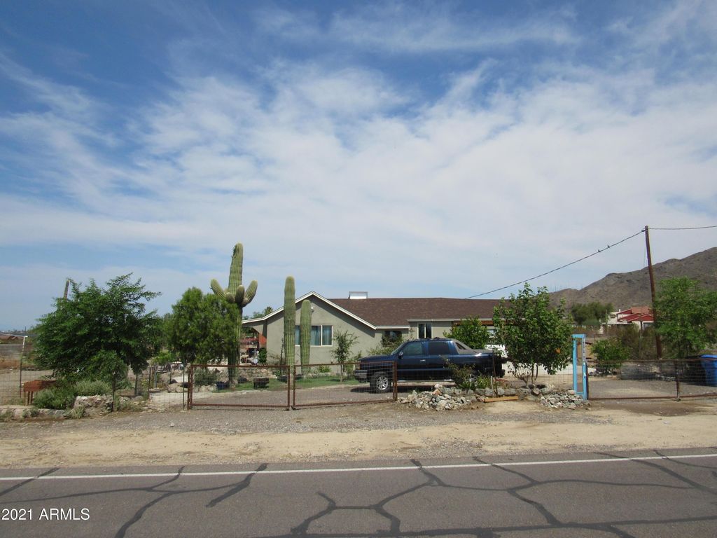10215 S 27th Ave, Laveen, AZ 85339