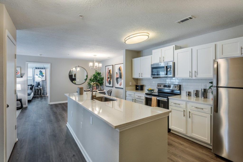 1800 Southpoint Crossing Dr #1513, Durham, NC 27713