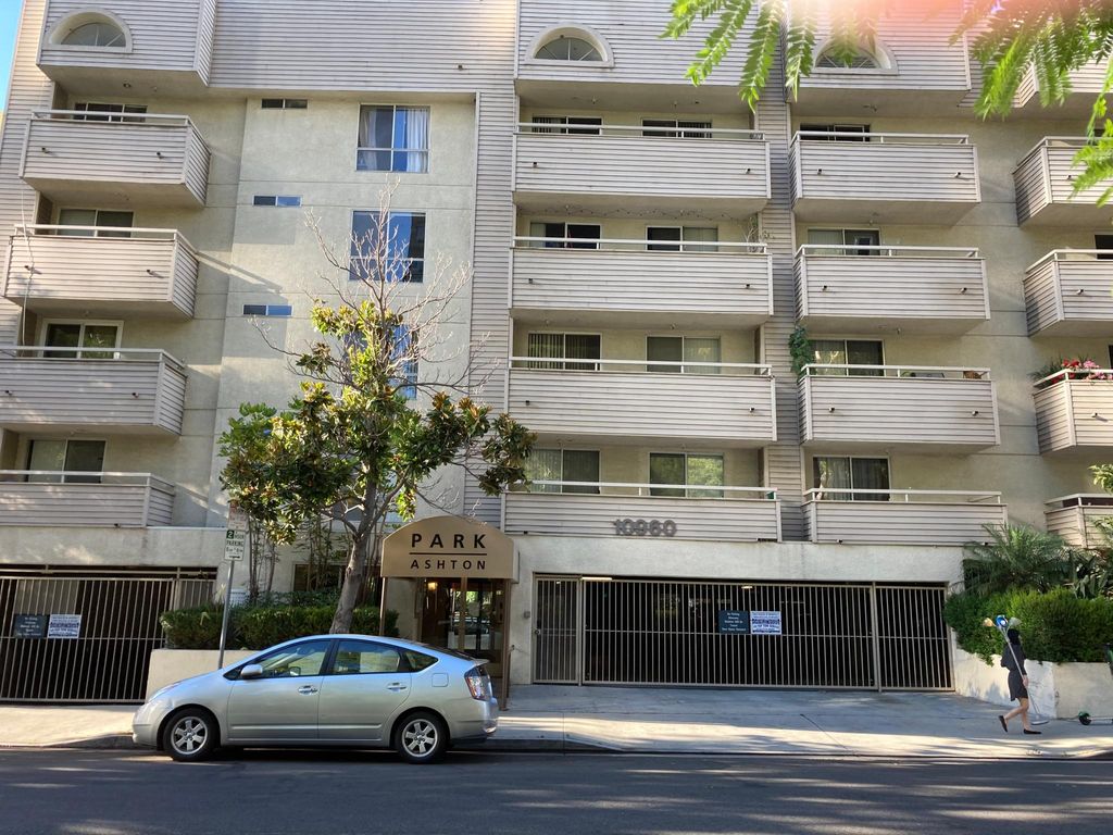10960 Ashton Ave #309, Los Angeles, CA 90024