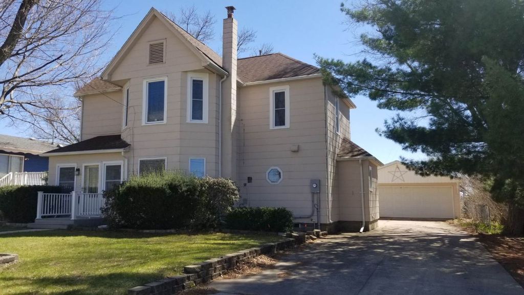 1204 L Ave, Grundy Center, IA 50638 Trulia