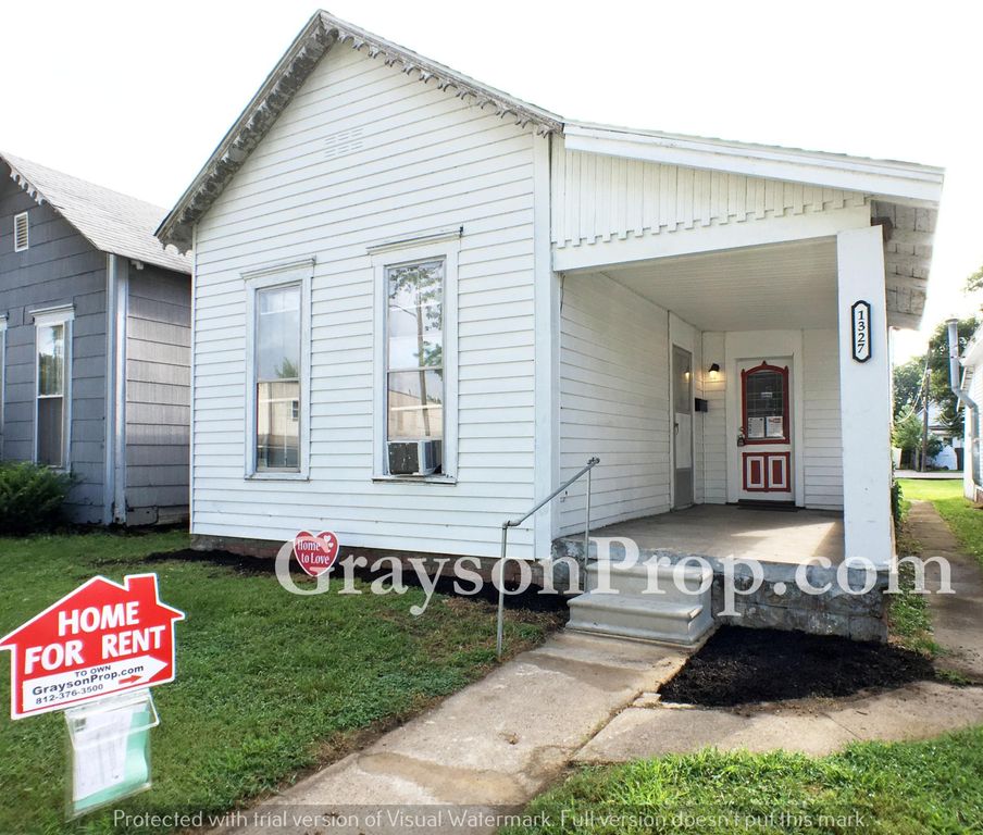 1327 Sycamore St, Columbus, IN 47201