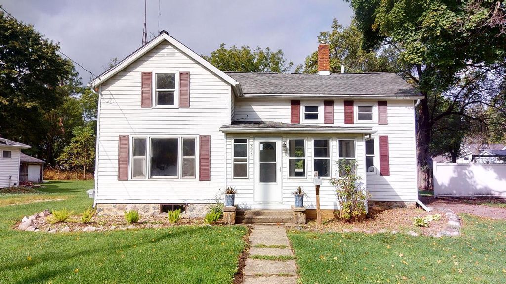 323 E Spruce St, Marshall, MI 49068