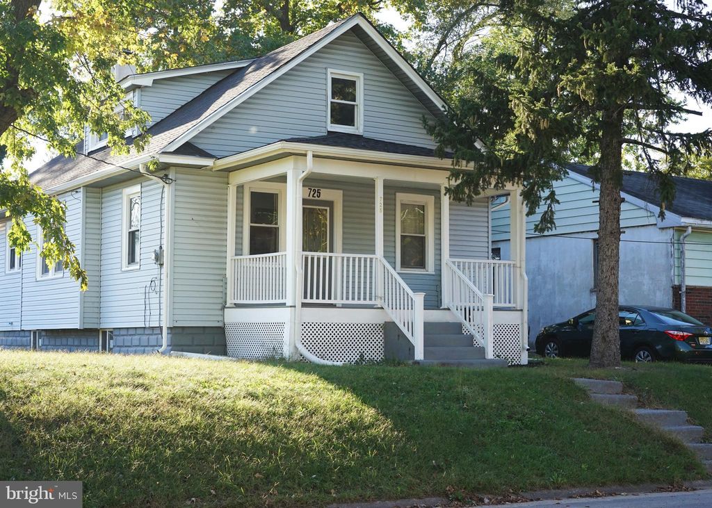 725 Pear St, Riverton, NJ 08077