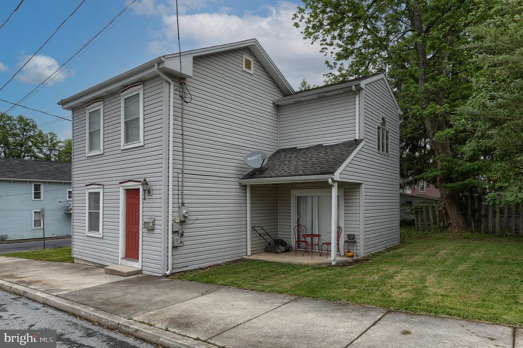 35 N  Rosanna St, Hummelstown, PA 17036