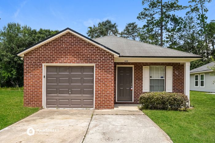 8439 Hewitt St, Jacksonville, FL 32244