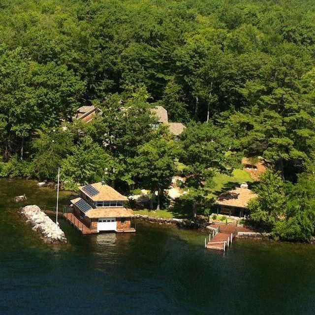 118 Woodlands Rd, Alton Bay, NH 03810