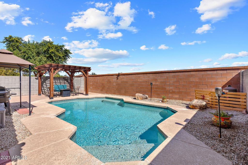 38481 N Dolores Dr, San Tan Valley, AZ 85140