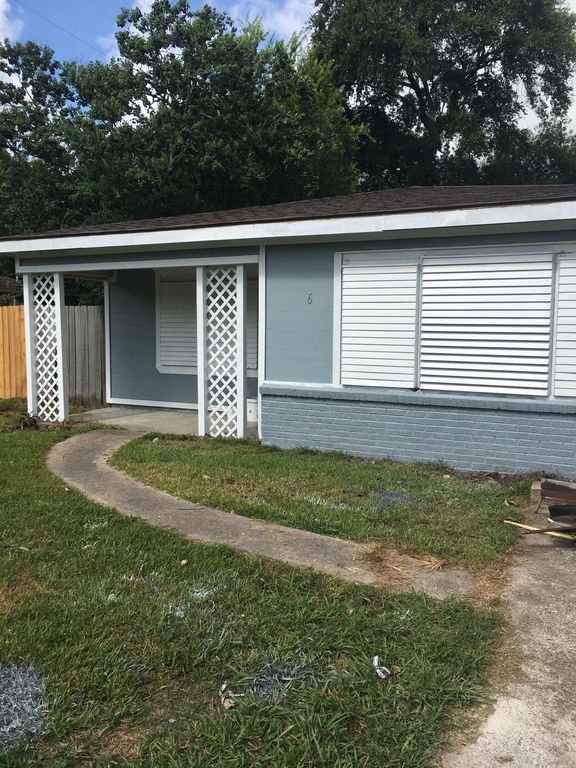706 Lilac St, La Marque, TX 77568