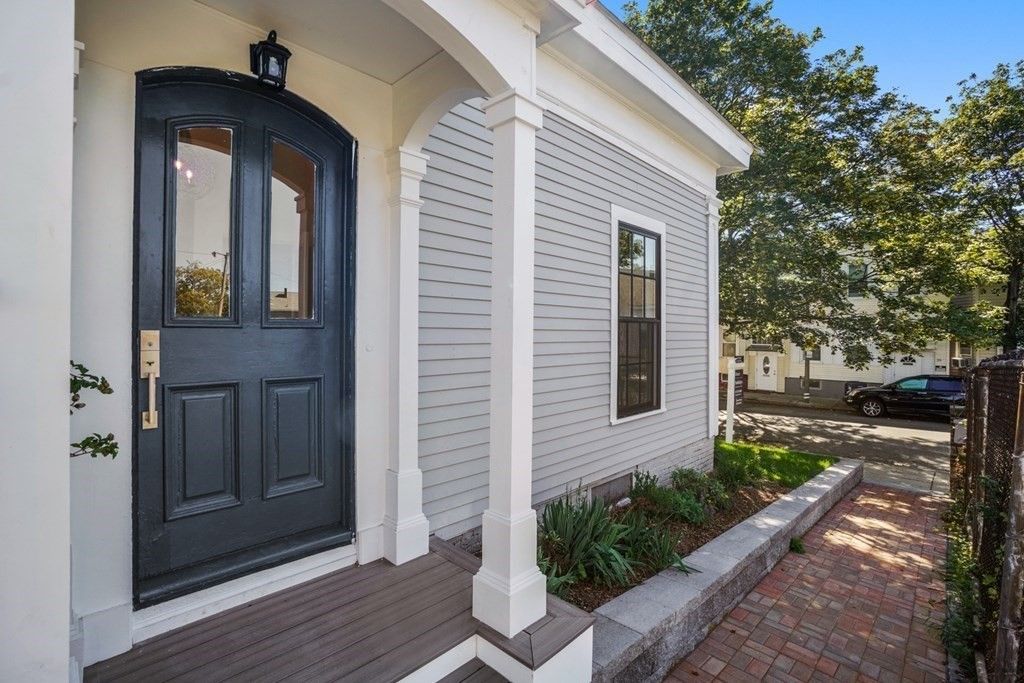 88 White St, Boston, MA 02128